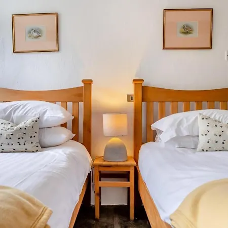 Дом отдыха 5 Bed In Sz270