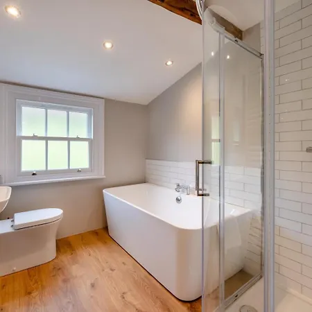 Дом отдыха 5 Bed In Sz270